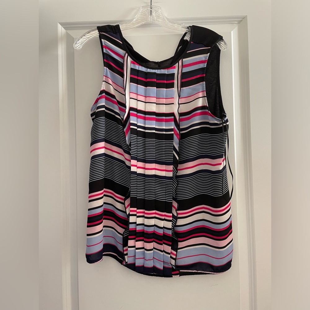 Medium Elle Sleeveless Shirt